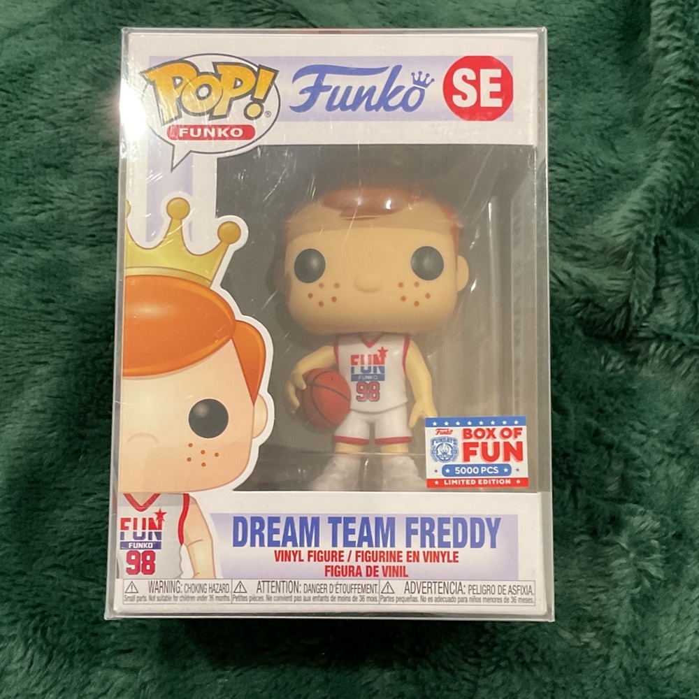 Funko SE Dream Team Freddy Figure - Red and White
